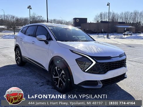 Certified 2024 Kia Sportage EX image 7