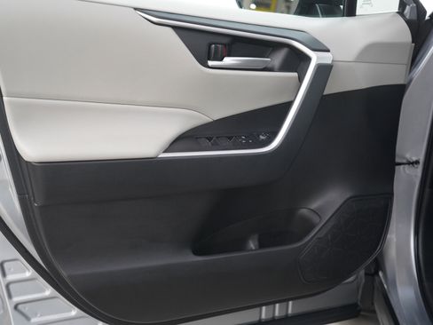 Used 2024 Toyota RAV4 XLE image 18