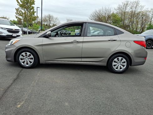 Used 2017 Hyundai Accent SE FWD image 4