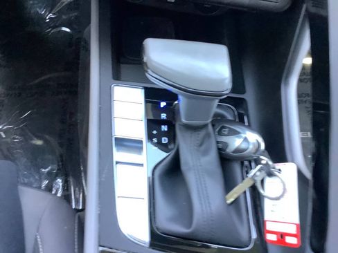 Used 2025 Hyundai Elantra SEL FWD image 36