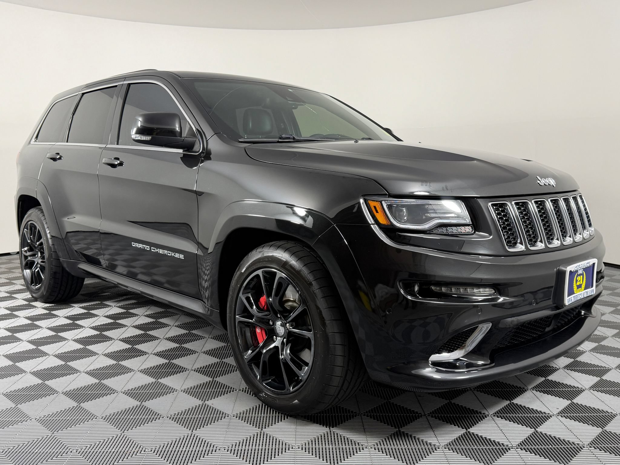 Used 2014 Jeep Grand Cherokee SRT8 w/ Luxury Group II AWD/4WD image 6