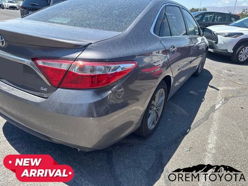 Used 2017 Toyota Camry SE FWD image 4