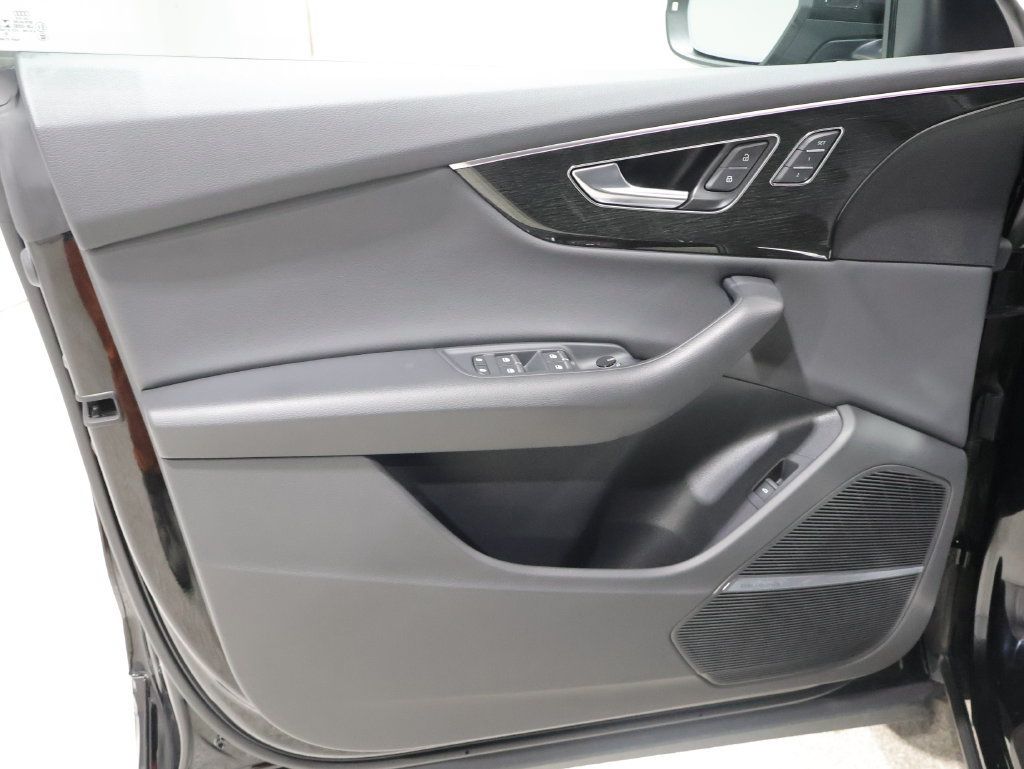 Used 2021 Audi Q8 Premium Plus AWD/4WD image 13