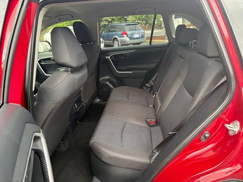 Used 2025 Toyota RAV4 LE AWD/4WD image 17