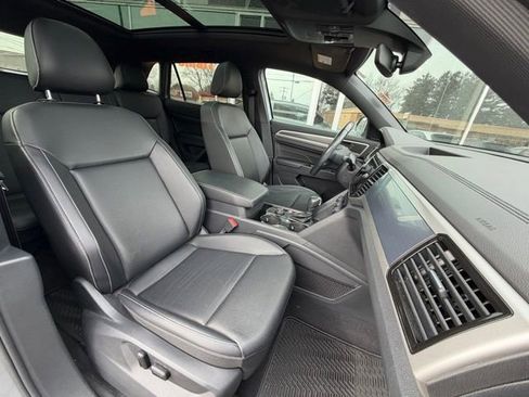 Used 2020 Volkswagen Atlas Cross Sport SEL image 12