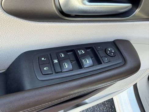 Used 2018 Chrysler Pacifica Touring Plus w/ Tire & Wheel Group image 24