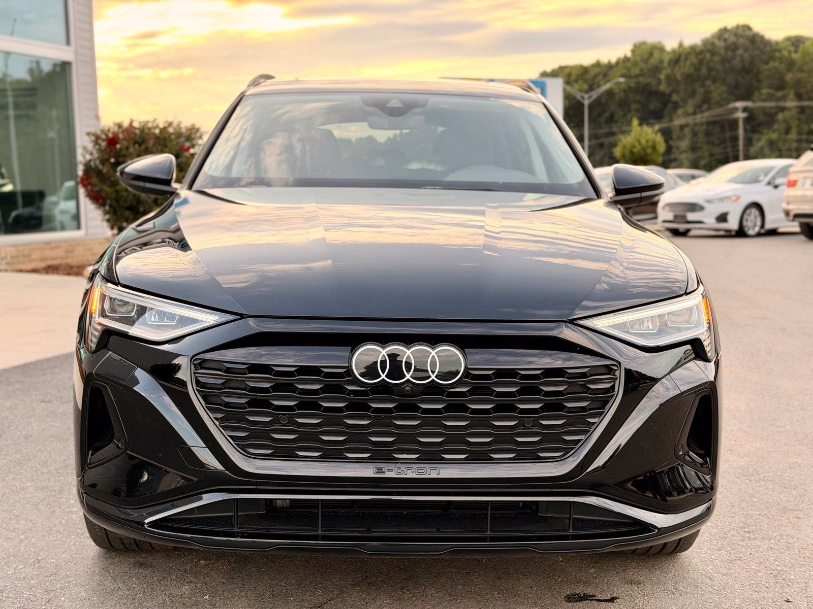 Used 2024 Audi Q8 e-tron Premium AWD/4WD image 5