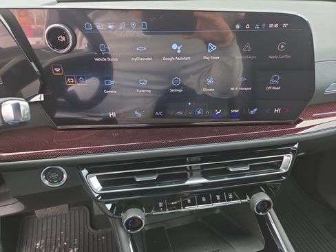 New 2026 Chevrolet Traverse Z71 w/ Driver Confidence Package image 13