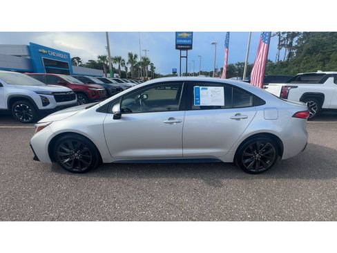 Used 2024 Toyota Corolla SE FWD image 5