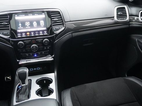 Used 2020 Jeep Grand Cherokee SRT image 24