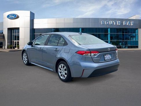Used 2023 Toyota Corolla LE w/ Carpet Mat Package (TMS) FWD image 3