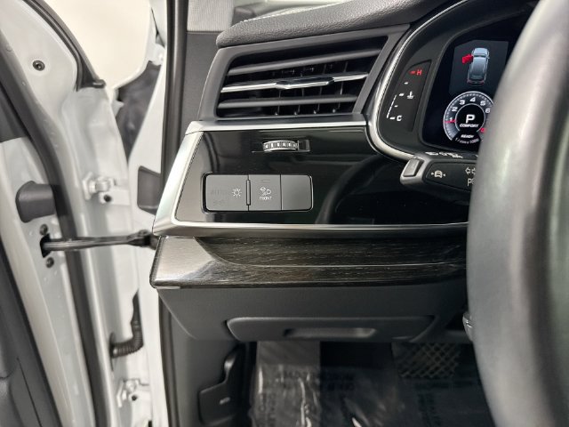 Used 2023 Audi Q7 2.0T Premium Plus w/ Premium Plus Package AWD/4WD image 15