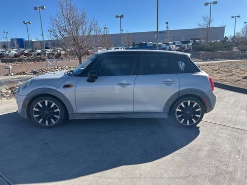 Used 2017 MINI Cooper 4-Door Hardtop image 18