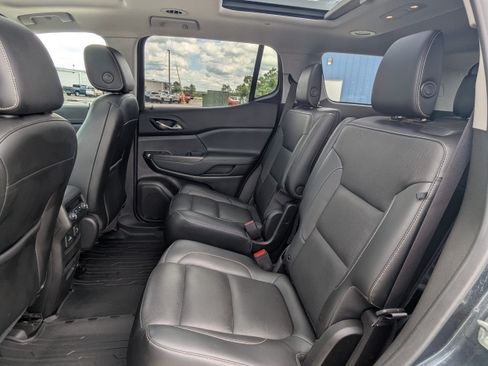 Certified 2019 GMC Acadia SLT AWD/4WD image 9