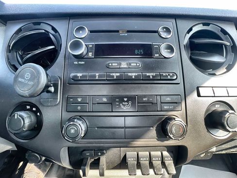 Used 2016 Ford F550 4x4 Regular Cab Super Duty image 12