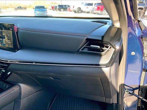 Used 2025 Nissan Kicks SR FWD image 23