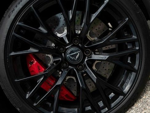 Used 2015 Chevrolet Corvette Z06 w/ 3LZ Preferred Equipment Group image 34