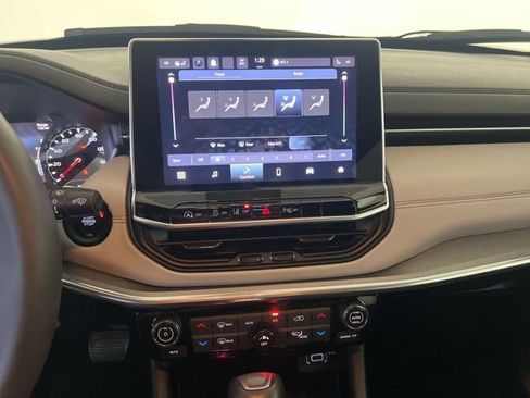 Used 2023 Jeep Compass Limited image 19