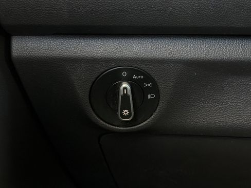 Used 2021 Volkswagen Jetta SE FWD image 28