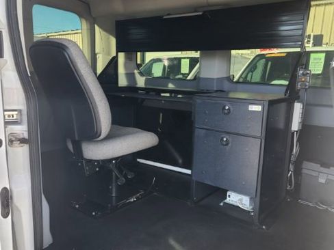 Used 2018 Ford Transit 150 XLT image 13