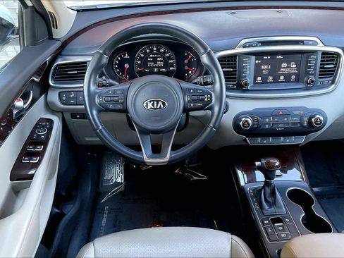 Used 2018 Kia Sorento EX w/ EX Advanced Touring Package image 8