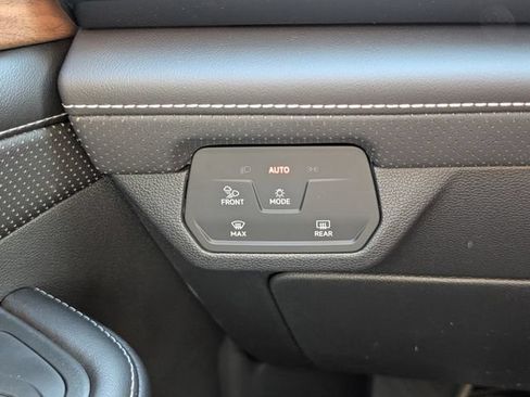 New 2026 Volkswagen Atlas SE FWD image 25