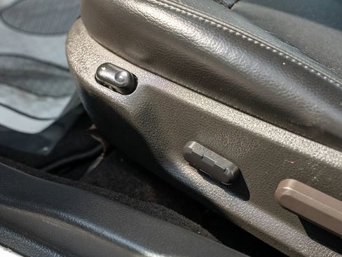 Used 2007 Ford Mustang Premium image 17