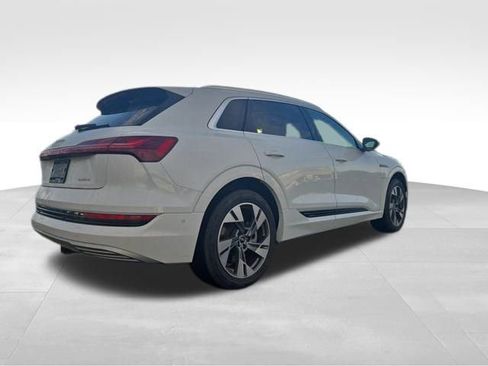 Used 2021 Audi e-tron Premium Plus w/ Premium Plus Package image 7