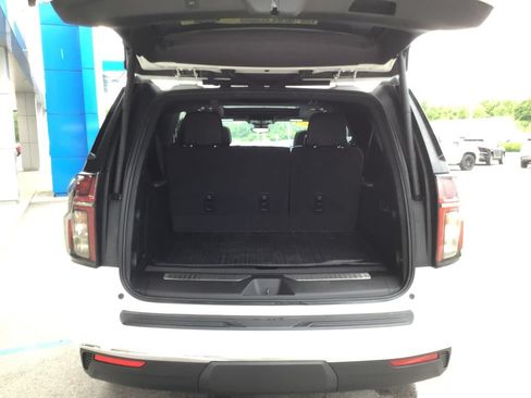 Used 2024 Chevrolet Suburban Premier AWD/4WD image 45