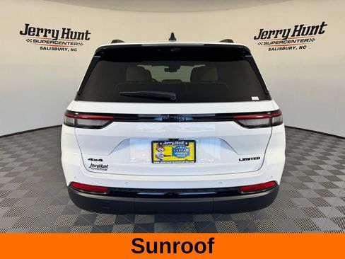 Used 2025 Jeep Grand Cherokee Limited w/ Luxury Tech Group II image 8