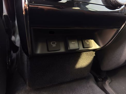 Used 2025 Land Rover Range Rover Sport Dynamic SE image 27