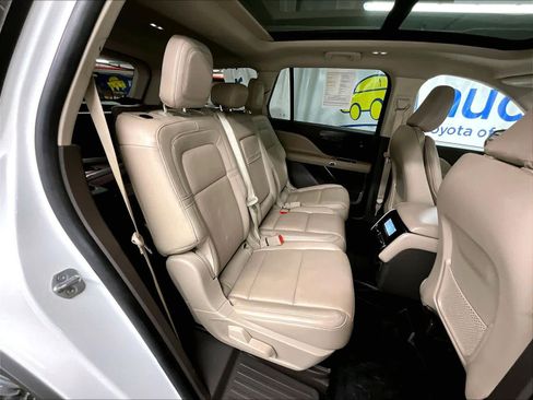 Used 2022 Lincoln Aviator Reserve w/ Elements Package Plus image 16