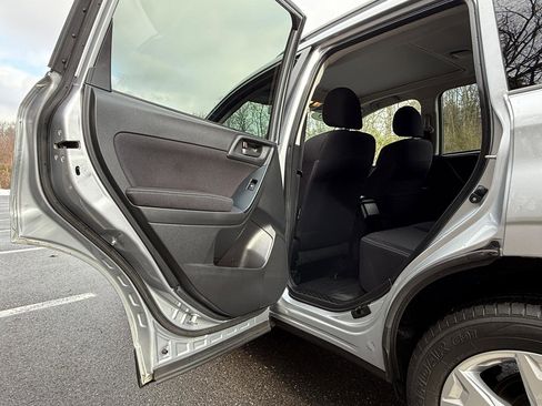 Used 2015 Subaru Forester 2.5i Premium w/ All-Weather Package image 19