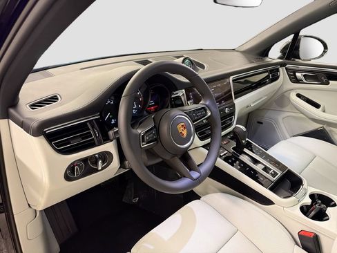 New 2026 Porsche Macan AWD/4WD image 4