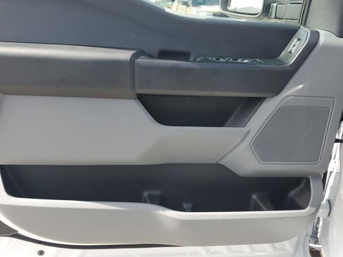 New 2026 Ford F250 XL w/ XL Chrome Package image 12