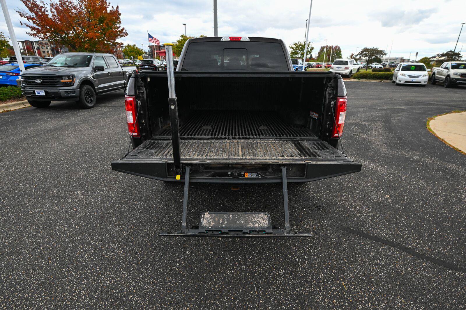 Used 2020 Ford F150 XLT w/ Equipment Group 302A Luxury AWD/4WD image 17