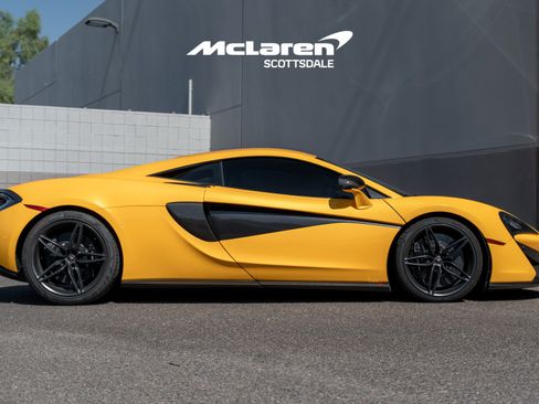 Used 2017 McLaren 570S Coupe RWD image 8