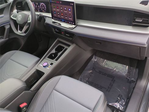 New 2026 Volkswagen Tiguan SE AWD/4WD image 19