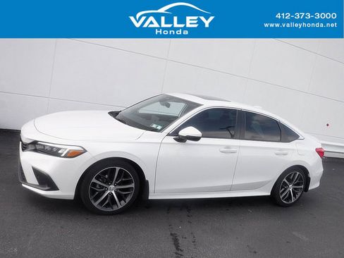 Used 2024 Honda Civic Touring image 2