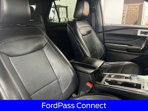 Used 2020 Ford Explorer Limited image 27