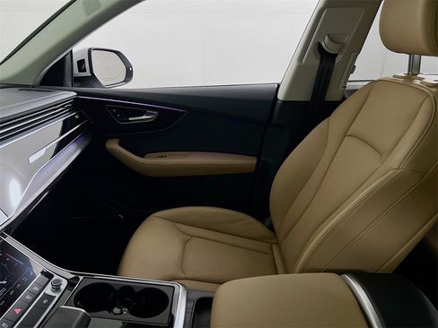 Used 2024 Audi Q8 Premium Plus w/ Premium Plus Package image 25