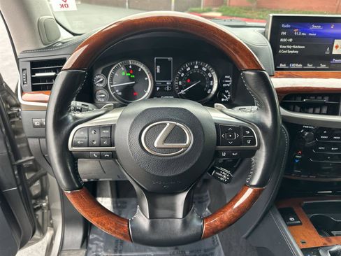 Used 2019 Lexus LX 570 4WD image 15