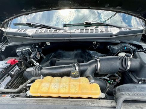 Used 2017 Ford F150 XLT w/ Equipment Group 302A Luxury AWD/4WD image 21