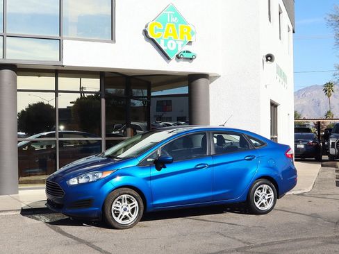 Used 2018 Ford Fiesta SE image 6