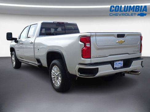 Used 2022 Chevrolet Silverado 2500 High Country w/ Z71 Off-Road Package AWD/4WD image 5