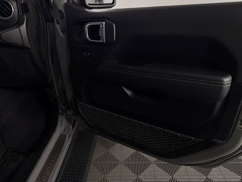 Used 2021 Jeep Wrangler Unlimited Sahara image 31