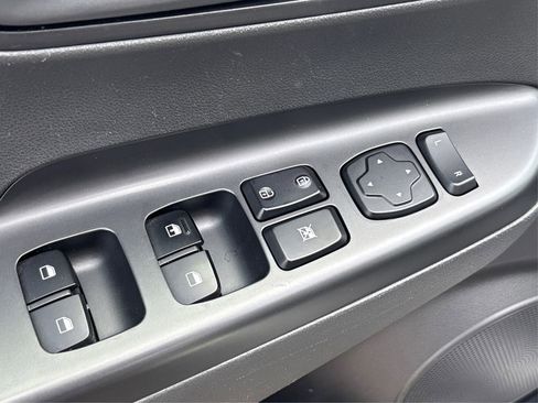 Used 2019 Hyundai Kona SE image 30