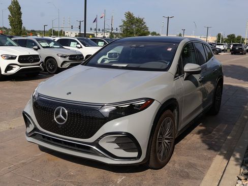 Certified 2023 Mercedes-Benz EQS 580 4MATIC SUV image 4