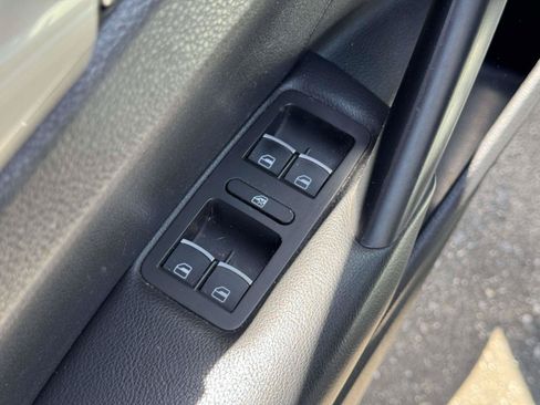 Used 2013 Volkswagen Passat 2.5 S FWD image 14