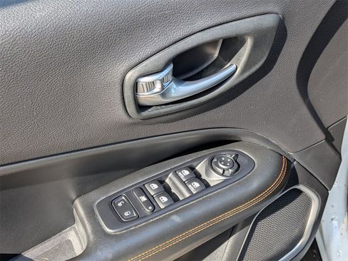 Used 2021 Jeep Compass Limited image 10